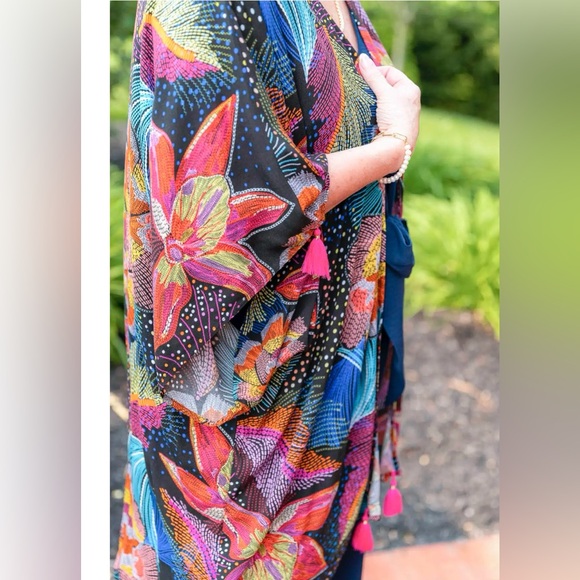 NWOT LA BLANCA Sunlit Soiree Cover-up - Picture 6 of 11